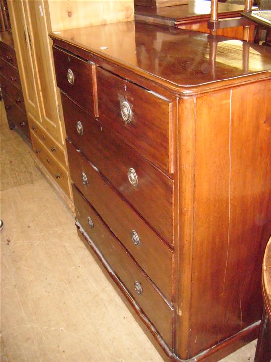 Victorian mahogany chest of drawers